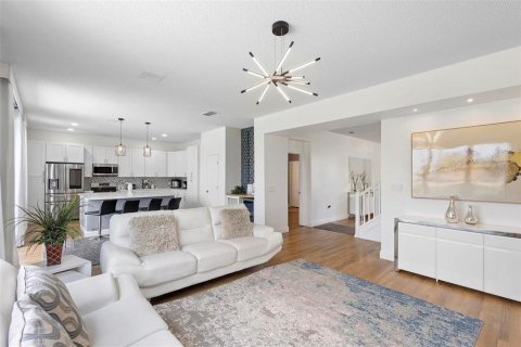 House in Kissimmee, Florida 6 bedrooms, 288.74 sq.m. № 1089672 - photo 12