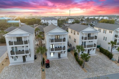 House in Miramar Beach, Florida 7 bedrooms, 306.58 sq.m. № 559670 - photo 1