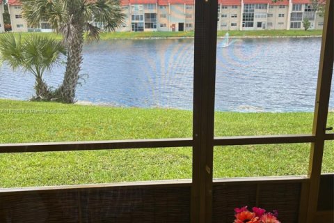 Condominio en venta en Sunrise, Florida, 1 dormitorio, 59.46 m2 № 1928417 - foto 2