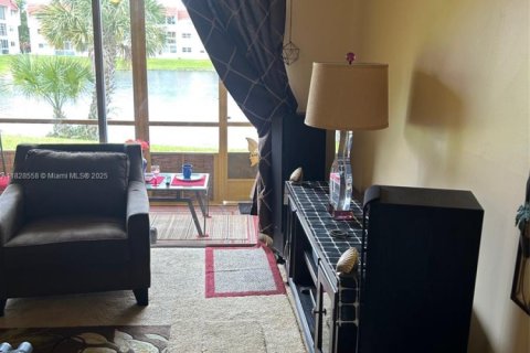 Condominio en venta en Sunrise, Florida, 1 dormitorio, 59.46 m2 № 1928417 - foto 4