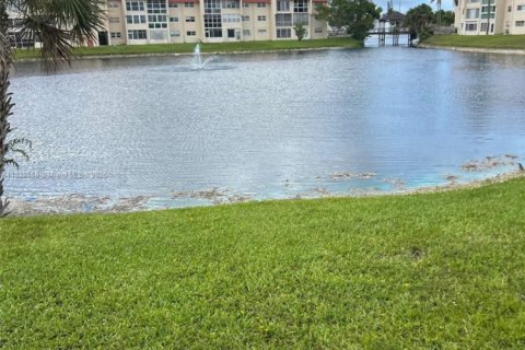 Condominio en venta en Sunrise, Florida, 1 dormitorio, 59.46 m2 № 1928417 - foto 13