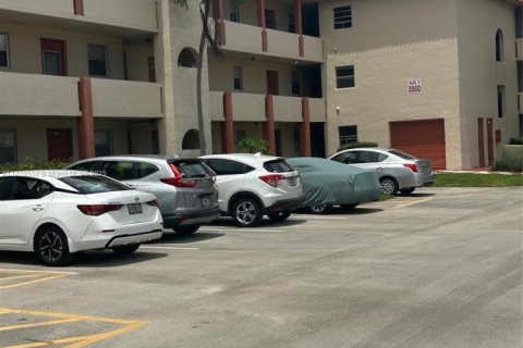 Condominio en venta en Sunrise, Florida, 1 dormitorio, 59.46 m2 № 1928417 - foto 1