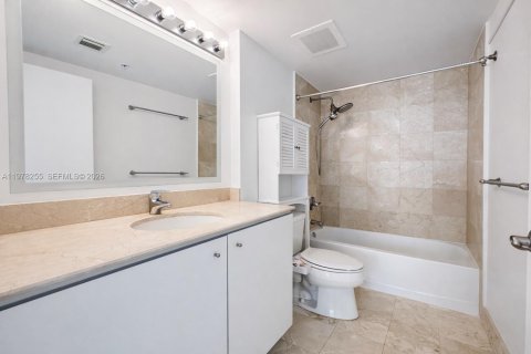 Снять в аренду кондоминиум в Майами, Флорида 2 спальни, 136.29м2, № 2043866 - фото 10