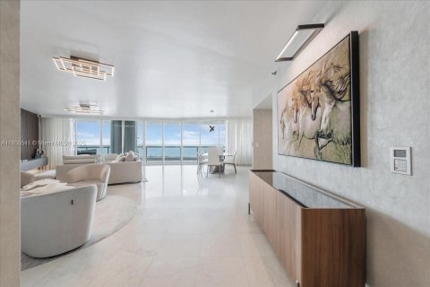 Condominio en venta en Miami, Florida, 3 dormitorios, 262.45 m2 № 1745602 - foto 9