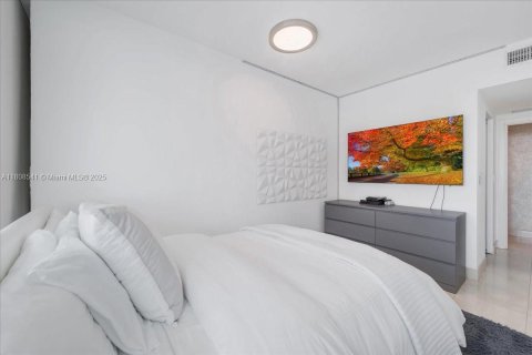 Condominio en venta en Miami, Florida, 3 dormitorios, 262.45 m2 № 1745602 - foto 29