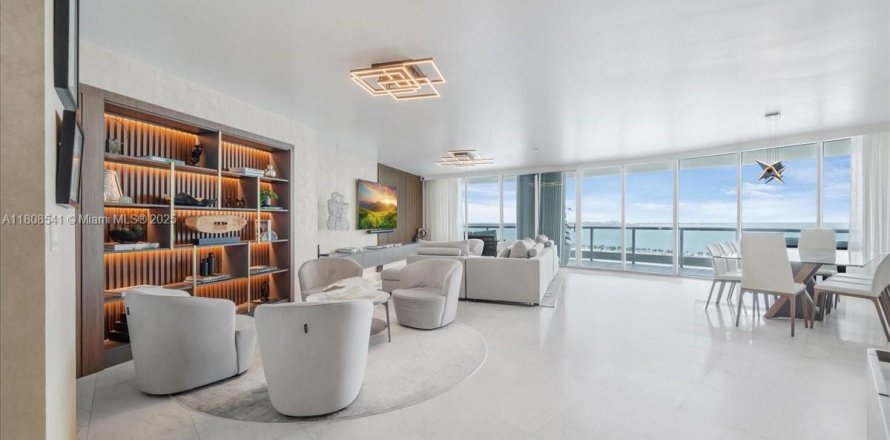Condominio en Miami, Florida, 3 dormitorios  № 1745602