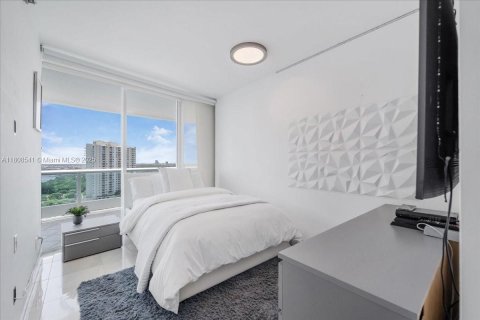 Condominio en venta en Miami, Florida, 3 dormitorios, 262.45 m2 № 1745602 - foto 28