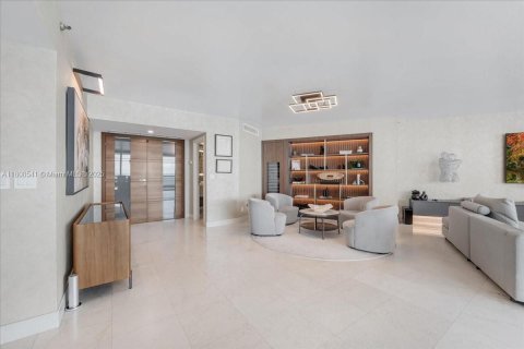 Condominio en venta en Miami, Florida, 3 dormitorios, 262.45 m2 № 1745602 - foto 16