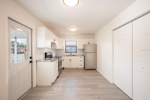 Casa en venta en Saint Petersburg, Florida, 3 dormitorios, 97.55 m2 № 1905356 - foto 12