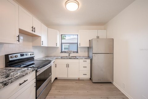 Casa en venta en Saint Petersburg, Florida, 3 dormitorios, 97.55 m2 № 1905356 - foto 13