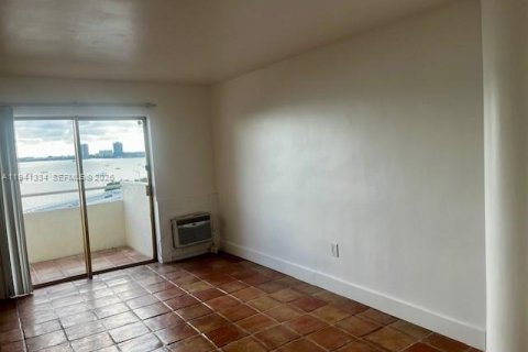 Condominio en alquiler en North Bay Village, Florida, 41.06 m2 № 1998405 - foto 6