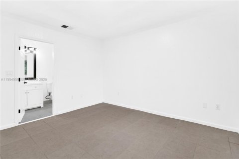 Townhouse in Miami Gardens, Florida 3 bedrooms, 131.83 sq.m. № 2058802 - photo 27