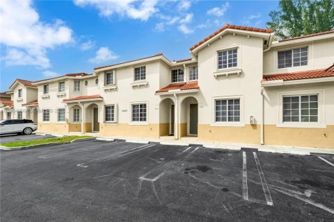 Townhouse in Miami Gardens, Florida 3 bedrooms, 131.83 sq.m. № 2058802 - photo 2