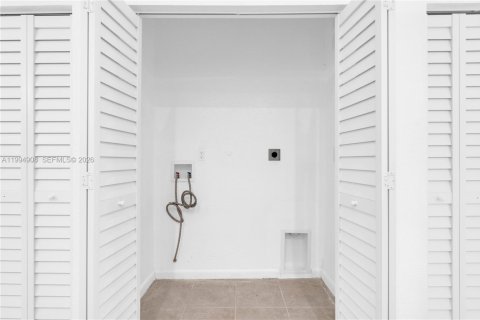 Townhouse in Miami Gardens, Florida 3 bedrooms, 131.83 sq.m. № 2058802 - photo 18