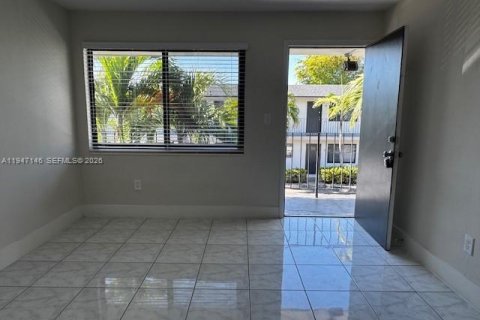 Снять в аренду квартиру в Хайалиа, Флорида 1 спальня, 60.39м2, № 2003487 - фото 8