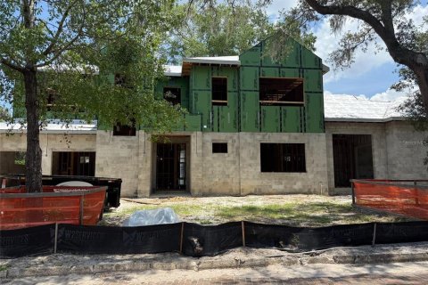 House in Winter Park, Florida 4 bedrooms, 390.65 sq.m. № 1636613 - photo 10