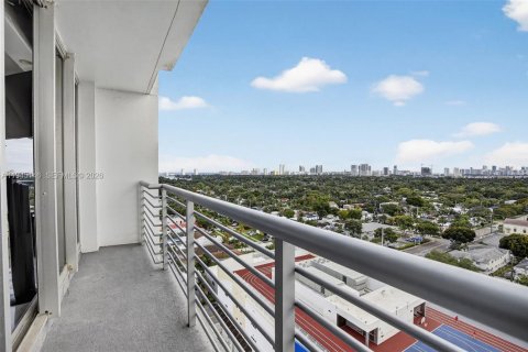 Condominio en venta en Hollywood, Florida, 1 dormitorio, 87.7 m2 № 2009600 - foto 12