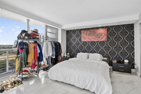 Condominio en venta en Hollywood, Florida, 1 dormitorio, 87.7 m2 № 2009600 - foto 20