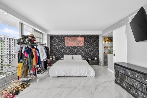 Condominio en venta en Hollywood, Florida, 1 dormitorio, 87.7 m2 № 2009600 - foto 21