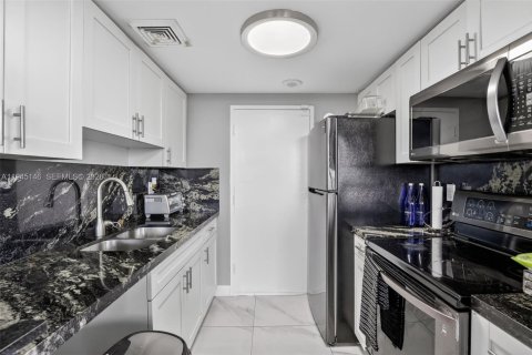 Condominio en venta en Hollywood, Florida, 1 dormitorio, 87.7 m2 № 2009600 - foto 7