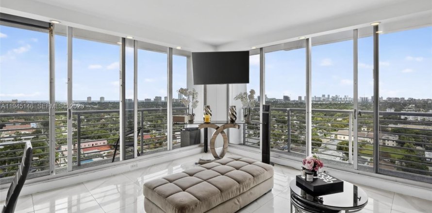 Condominio en Hollywood, Florida, 1 dormitorio № 2009600