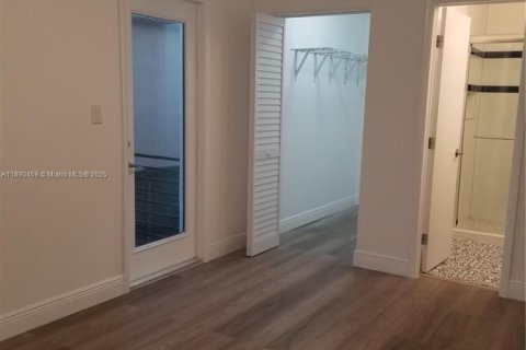 Villa ou maison à louer à Miami, Floride: 3 chambres, 154.22 m2 № 1946472 - photo 10