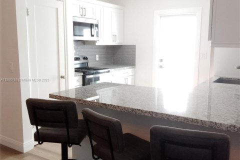 Villa ou maison à louer à Miami, Floride: 3 chambres, 154.22 m2 № 1946472 - photo 29