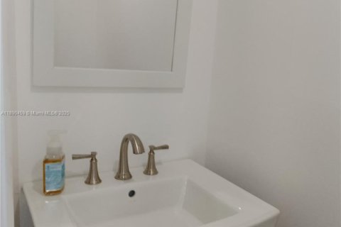 Villa ou maison à louer à Miami, Floride: 3 chambres, 154.22 m2 № 1946472 - photo 30