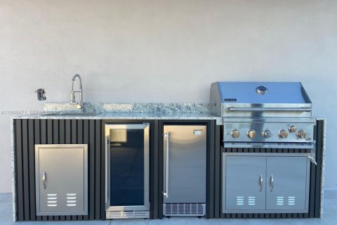 Touwnhouse à vendre à Miami, Floride: 3 chambres, 207.82 m2 № 2004975 - photo 16