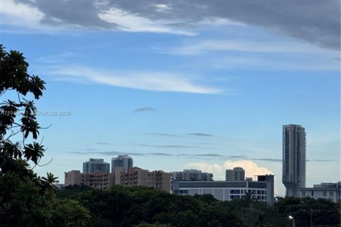 Touwnhouse à vendre à Miami, Floride: 3 chambres, 207.82 m2 № 2004975 - photo 24