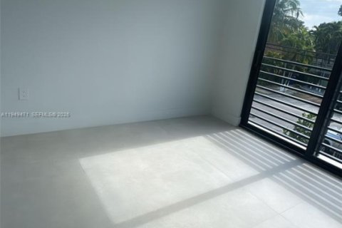 Touwnhouse à vendre à Miami, Floride: 3 chambres, 207.82 m2 № 2004975 - photo 22