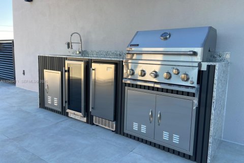 Touwnhouse à vendre à Miami, Floride: 3 chambres, 207.82 m2 № 2004975 - photo 15