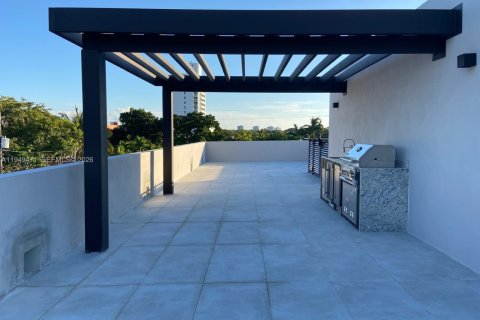 Touwnhouse à vendre à Miami, Floride: 3 chambres, 207.82 m2 № 2004975 - photo 10
