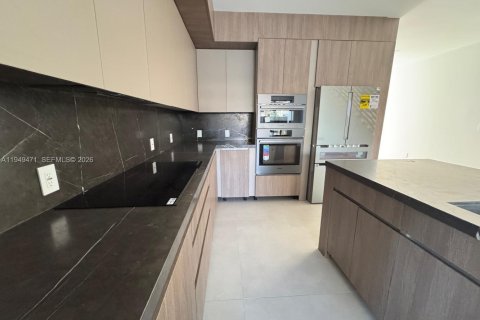 Touwnhouse à vendre à Miami, Floride: 3 chambres, 207.82 m2 № 2004975 - photo 6