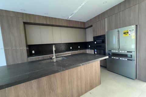 Touwnhouse à vendre à Miami, Floride: 3 chambres, 207.82 m2 № 2004975 - photo 2