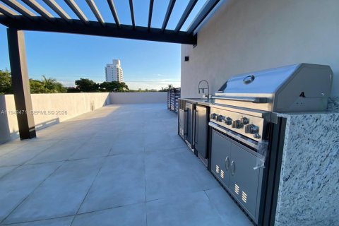 Touwnhouse à vendre à Miami, Floride: 3 chambres, 207.82 m2 № 2004975 - photo 11