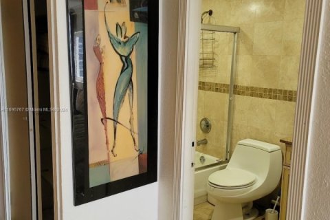 Купить кондоминиум в Санни-Айлс-Бич, Флорида 33.44м2, № 2021120 - фото 10