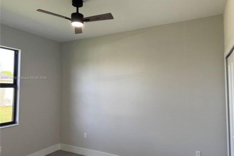 House in Lehigh Acres, Florida 3 bedrooms № 1868158 - photo 7