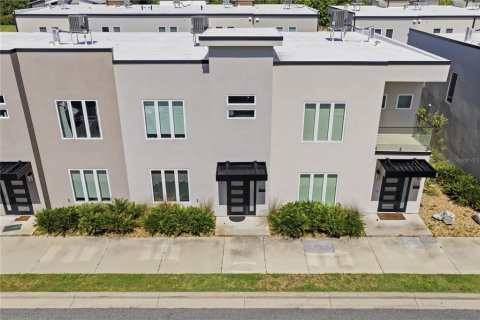 Townhouse in Gainesville, Florida 3 bedrooms, 152.36 sq.m. № 2222621