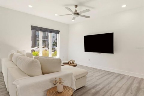 Townhouse in Gainesville, Florida 3 bedrooms, 152.36 sq.m. № 2222621 - photo 7