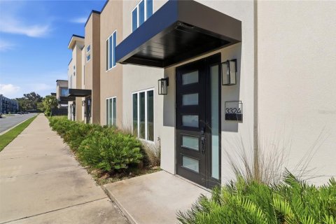 Townhouse in Gainesville, Florida 3 bedrooms, 152.36 sq.m. № 2222621 - photo 3
