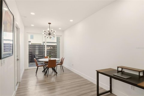 Townhouse in Gainesville, Florida 3 bedrooms, 152.36 sq.m. № 2222621 - photo 15