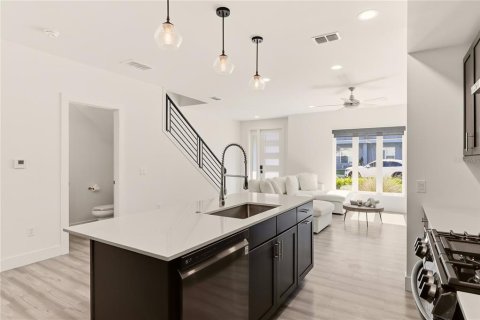 Townhouse in Gainesville, Florida 3 bedrooms, 152.36 sq.m. № 2222621 - photo 14