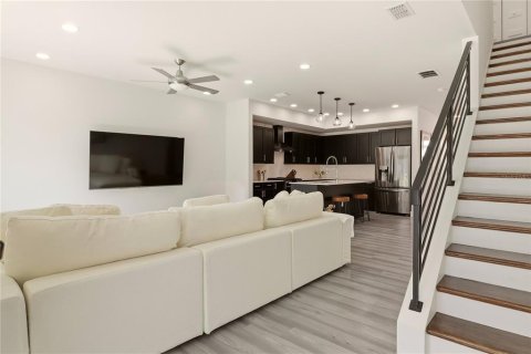 Townhouse in Gainesville, Florida 3 bedrooms, 152.36 sq.m. № 2222621 - photo 4