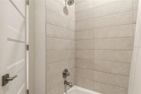 Townhouse in Gainesville, Florida 3 bedrooms, 152.36 sq.m. № 2222621 - photo 30