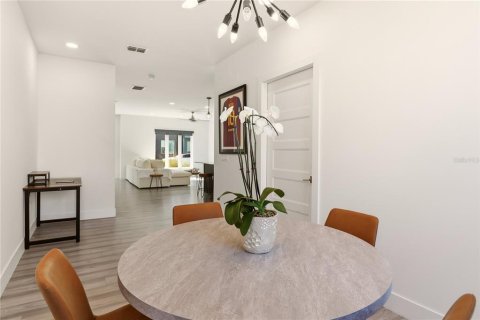 Townhouse in Gainesville, Florida 3 bedrooms, 152.36 sq.m. № 2222621 - photo 16