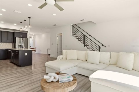Townhouse in Gainesville, Florida 3 bedrooms, 152.36 sq.m. № 2222621 - photo 8
