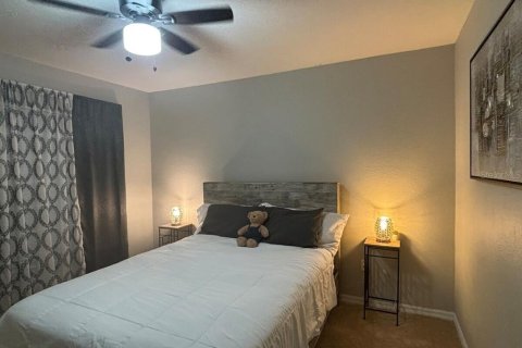 Condo in Kissimmee, Florida, 4 bedrooms № 2224869 - photo 4