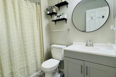 Condo in Kissimmee, Florida, 4 bedrooms № 2224869 - photo 25