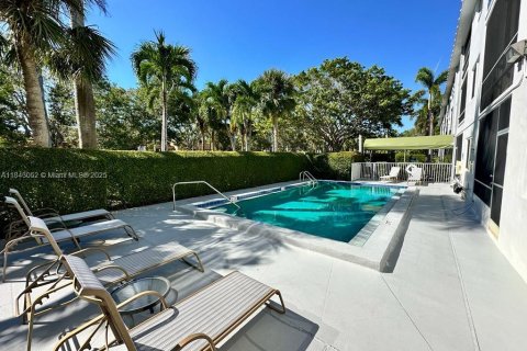 Condo in Naples, Florida, 2 bedrooms  № 1878797 - photo 9